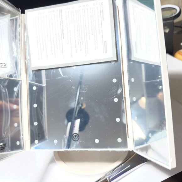 MAKEUP VANITY MIRROR LED Lights. 2X, 3X, 10X Magnification. USB CHARGING CABLE - Picture 10 of 16